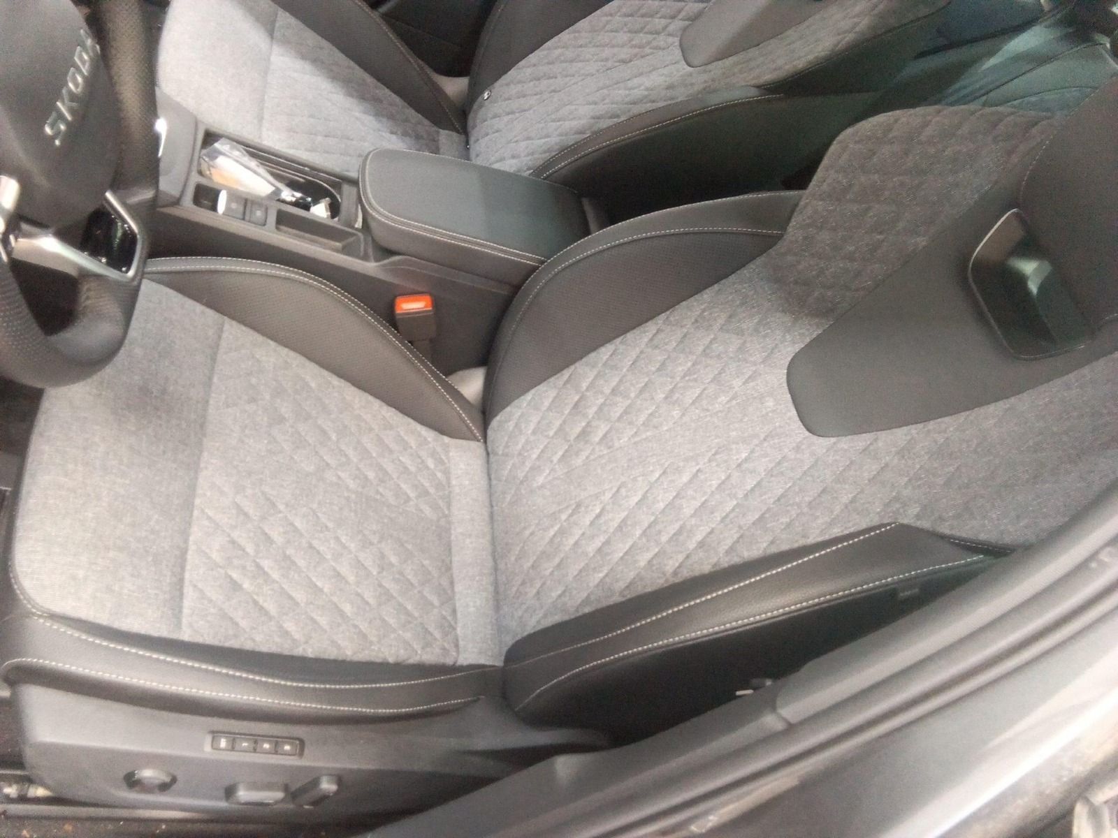 Skoda Octavia Combi 1.5 TSI e-Tec SPORTLINE*LED*STHZG* foto 5
