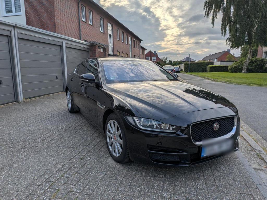 Jaguar XE