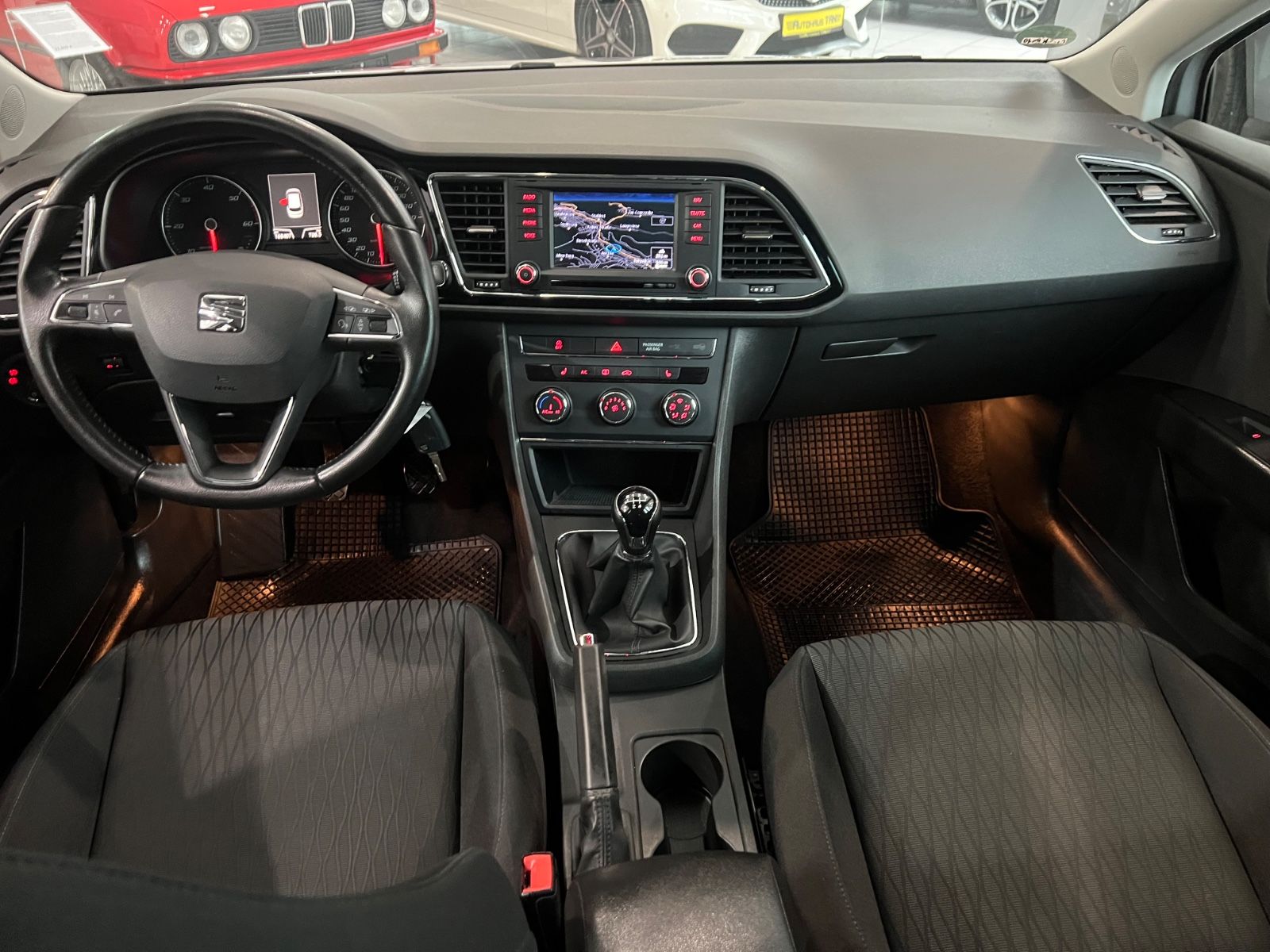 Fahrzeugabbildung SEAT Leon ST 1.6 TDI Style *NAVI*SITZHEIZUNG*