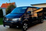 Volkswagen VW T5 Caravelle in schwarz, 8fach Bereift,... - gebrauchte VW T5 Caravelle aus dem Jahr 2010