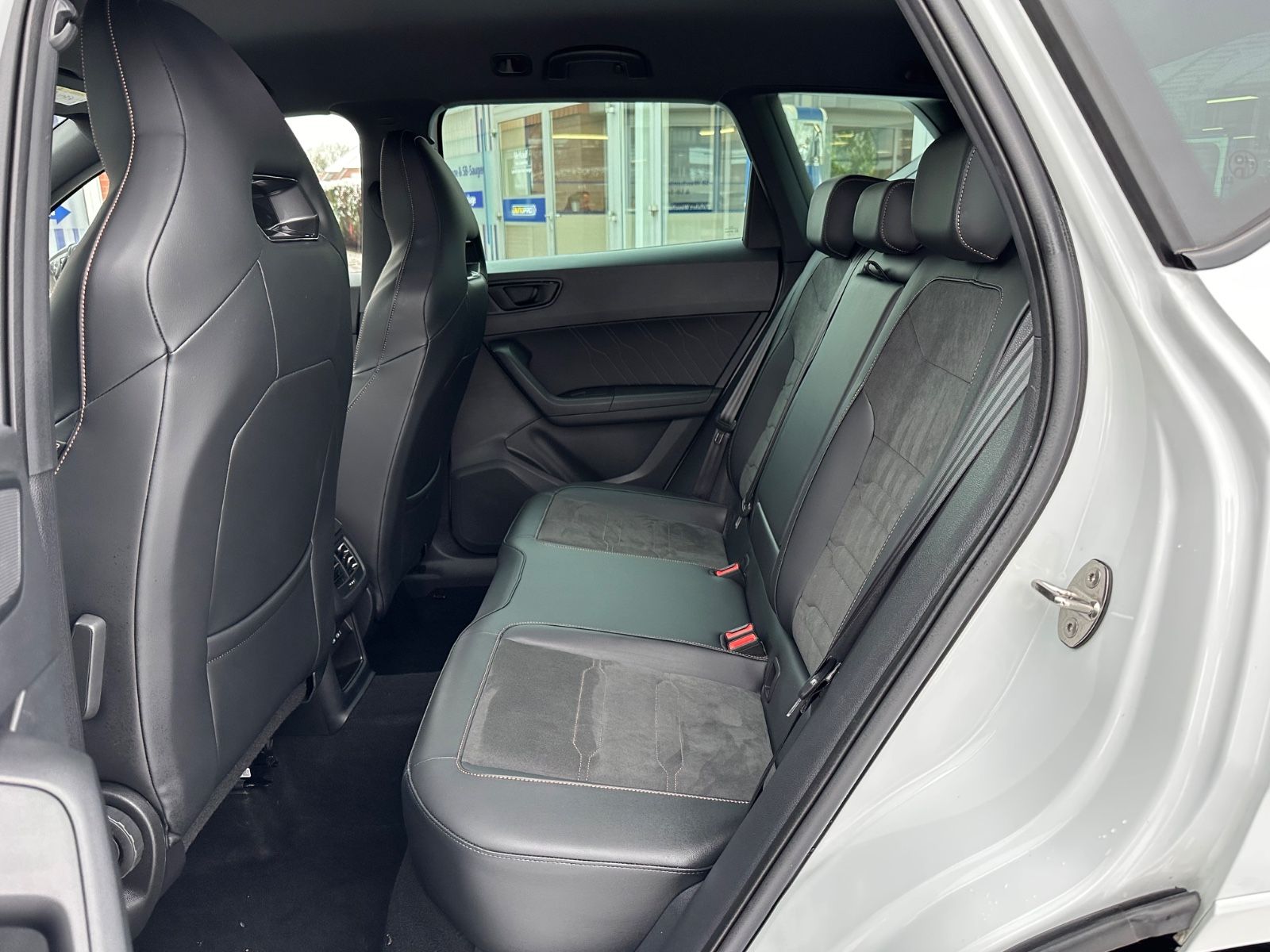 Fahrzeugabbildung CUPRA Ateca 1.5 TSI DSG ACC/Navi/SHZG/eHeck/LED/Travel