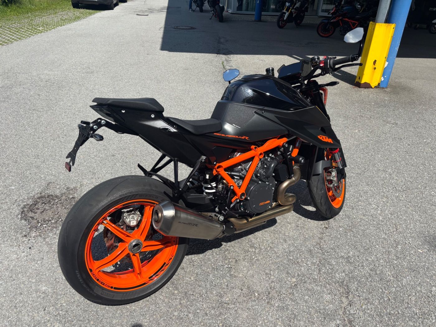 Fahrzeugabbildung KTM 1290 Super Duke R Track Pack