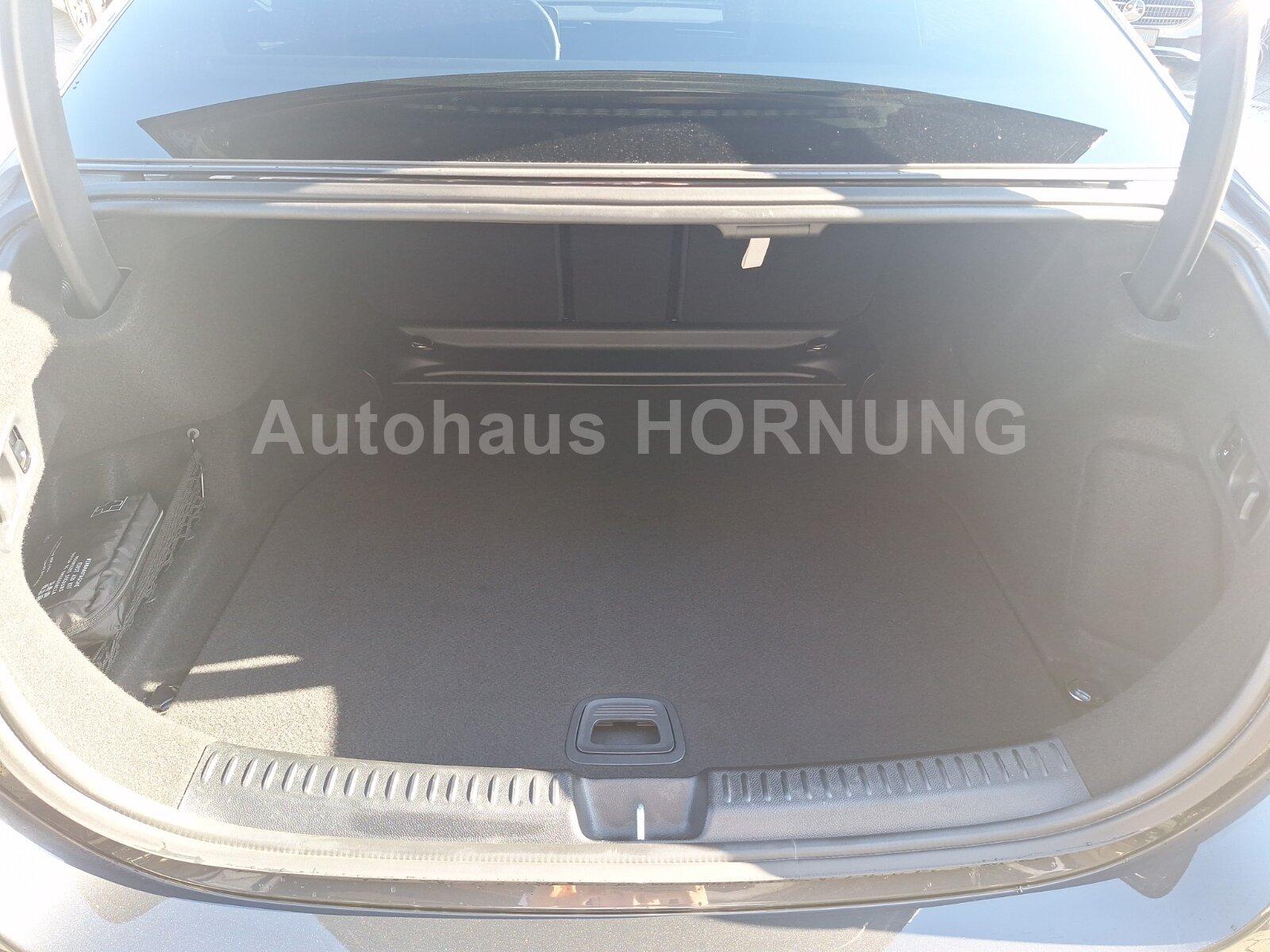 Mercedes-Benz E220d AVANDGARDE ADV+ DIGILIGHT DISTR MEMORY KGO
