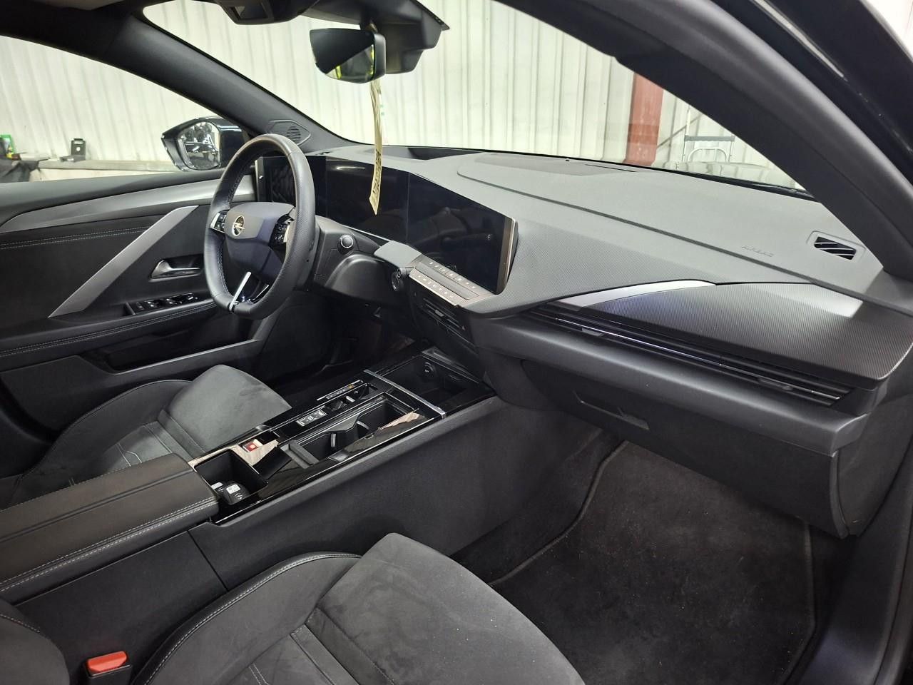 Fahrzeugabbildung Opel Astra L Sports Tourer Ultimate ACC HUD Pano 360°