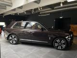Rolls-Royce Cullinan Voll!! Panor. 22" RearTV Navi LED Klima - Rolls-Royce Cullinan aus 2019