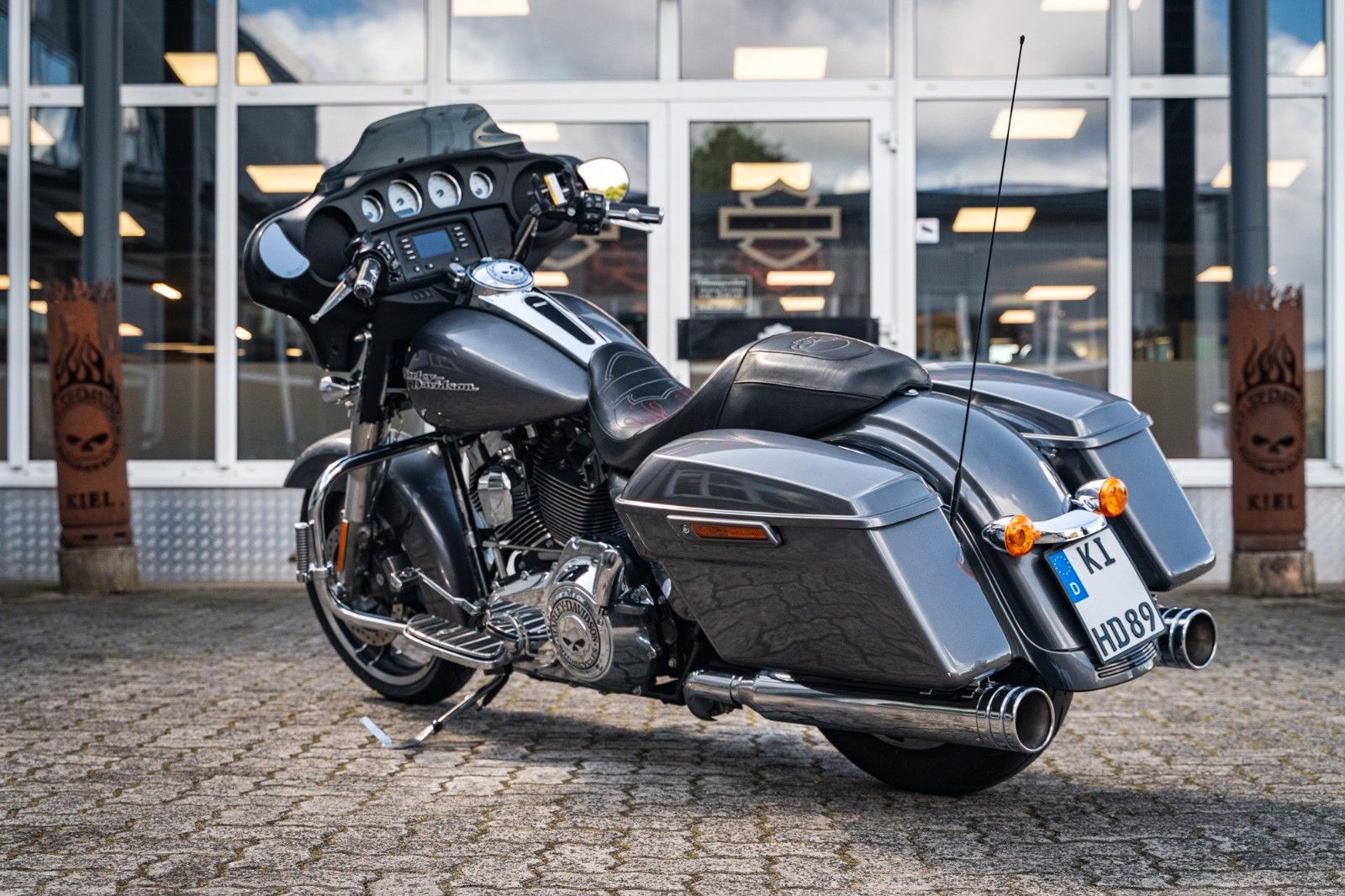 Fahrzeugabbildung Harley-Davidson FLHX Street Glide 103 cui - Kesstech -