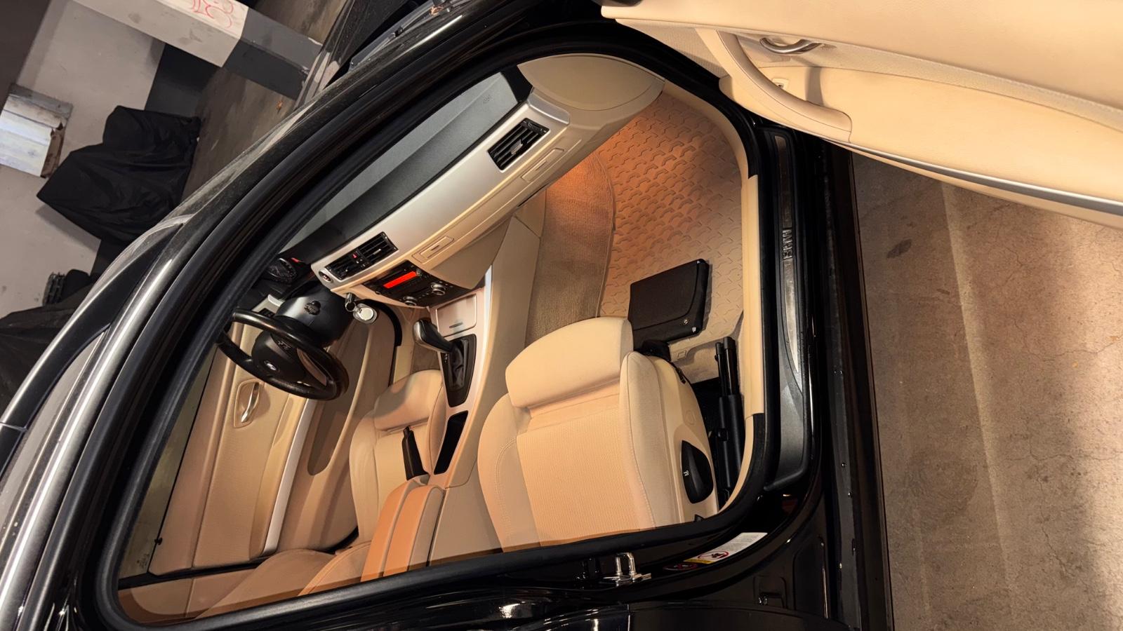 BMW 320 2010 — photo 12