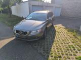 Volvo V70 D5 AWD Momentum Geartronic Momentum - Volvo V70 mit Diesel-Antrieb: Awd