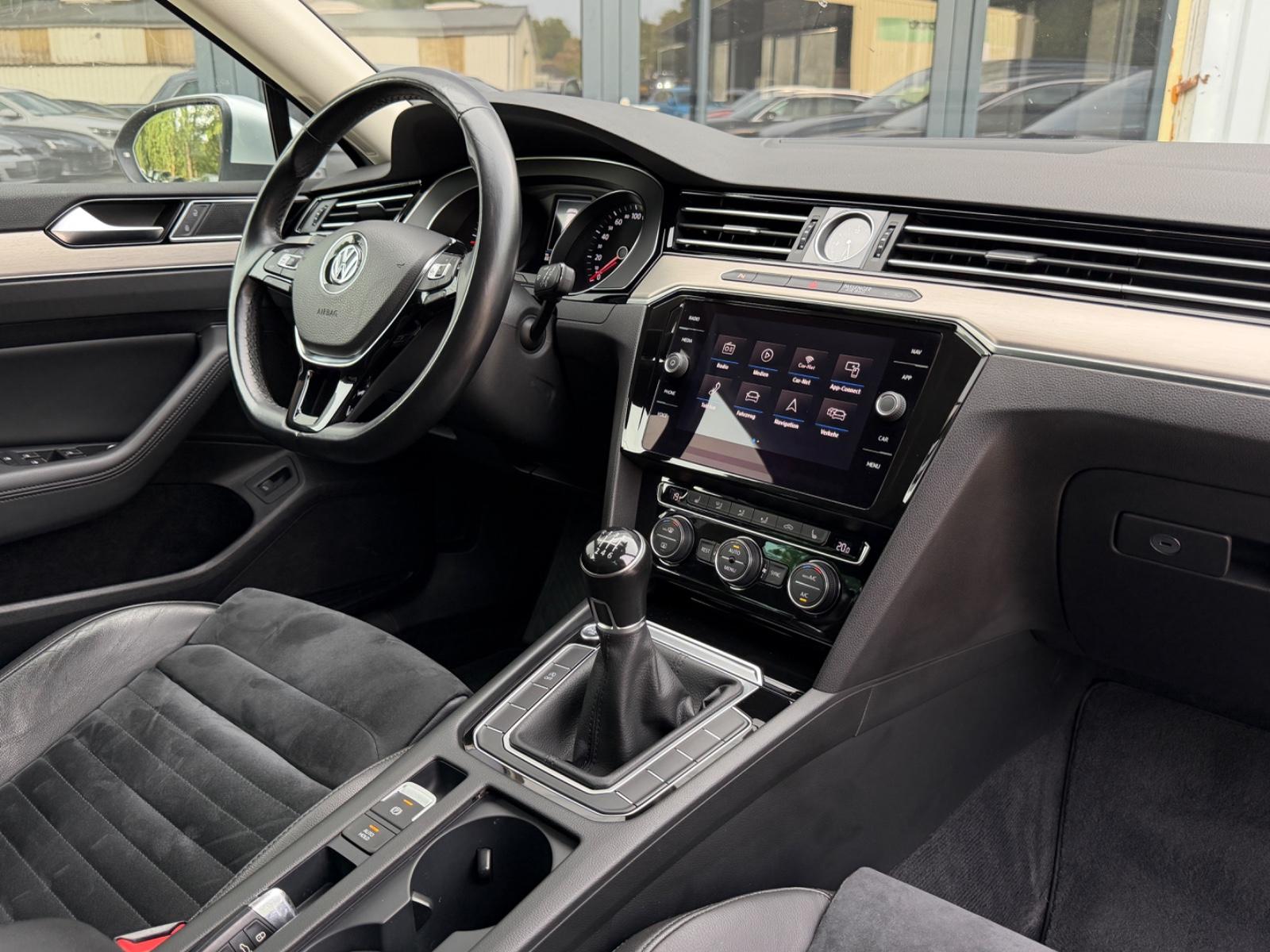 Volkswagen Passat Variant Highline/2,0 TDI 150PS/88120km/!