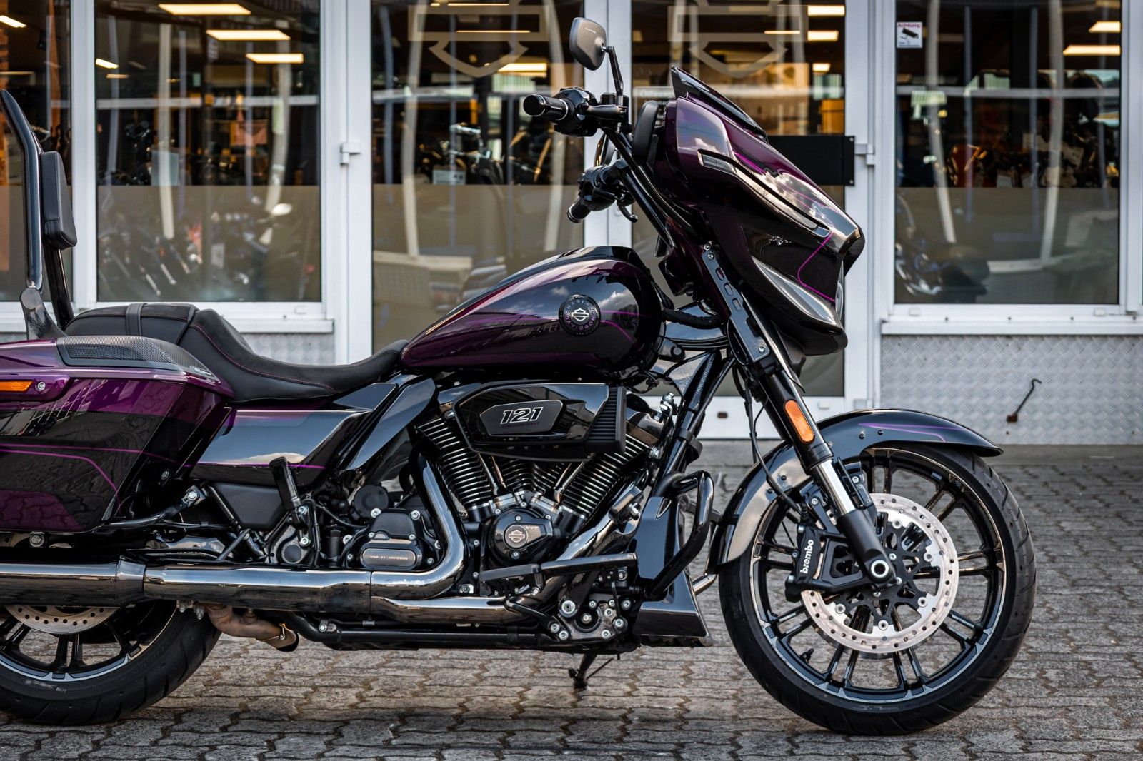 Fahrzeugabbildung Harley-Davidson CVO Street Glide FLHXSE 121 cui - Jekill & Hyde