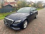 Mercedes-Benz E 220 d T Autom.+Distronic+Kameras+Nichtraucher