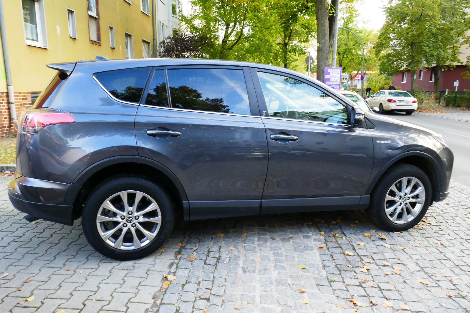 TOYOTA RAV 4 155CH - BVA - 1ERE MAIN - HAYON ÉLECTRIQUE - 75.342 KMS