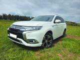 Mitsubishi Outlander 2.4 PHEV/4WD/AHK/SHZ/360/Garantie - Mitsubishi Plug-in Hybrid Outlander: Privatanbieter