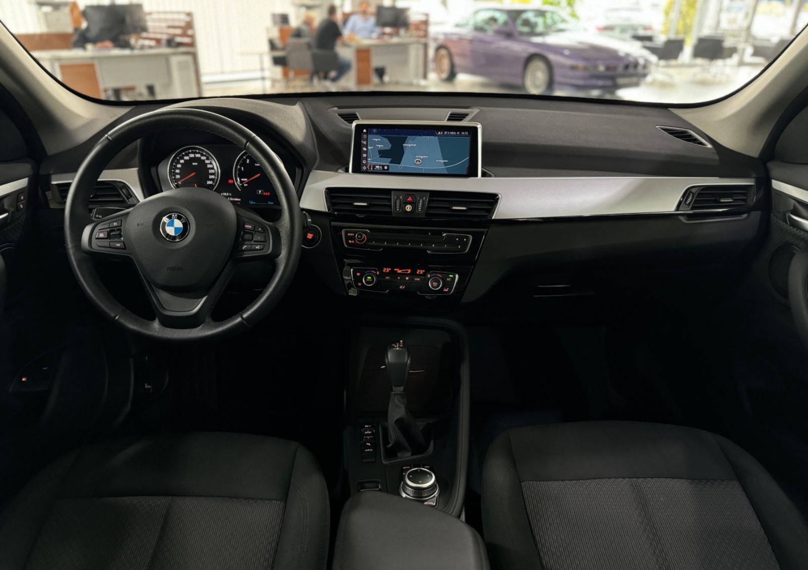 Fahrzeugabbildung BMW X1 xD25e Parkassist DAB Navi Geschwindigkeitsreg