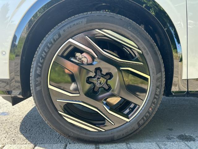 Peugeot 3008 -E GT Massagefunktion Panorama-Schiebedach 
