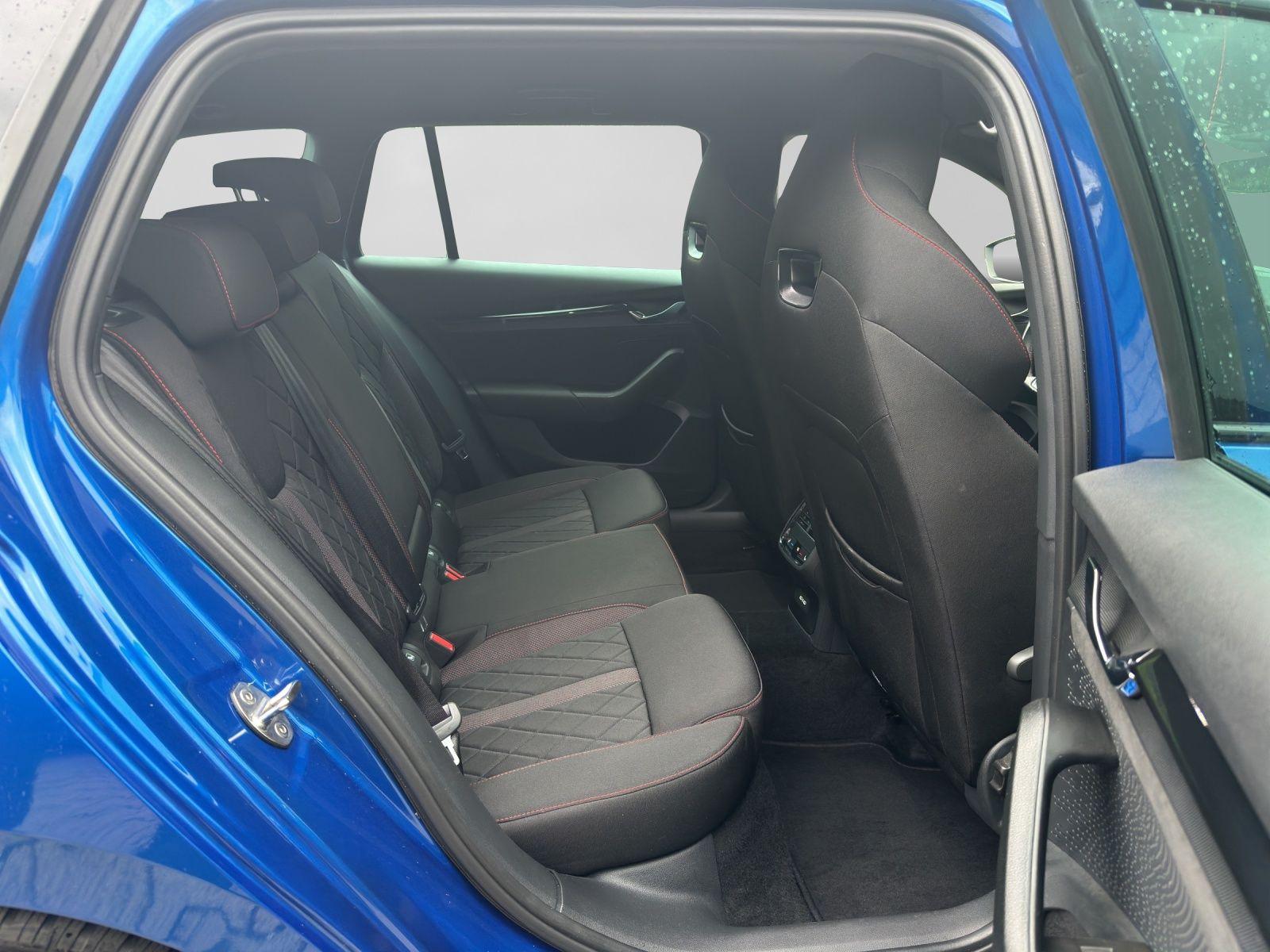 Skoda Octavia Combi 2.0 TDI RS MATRIX HuD AHK KAMERA