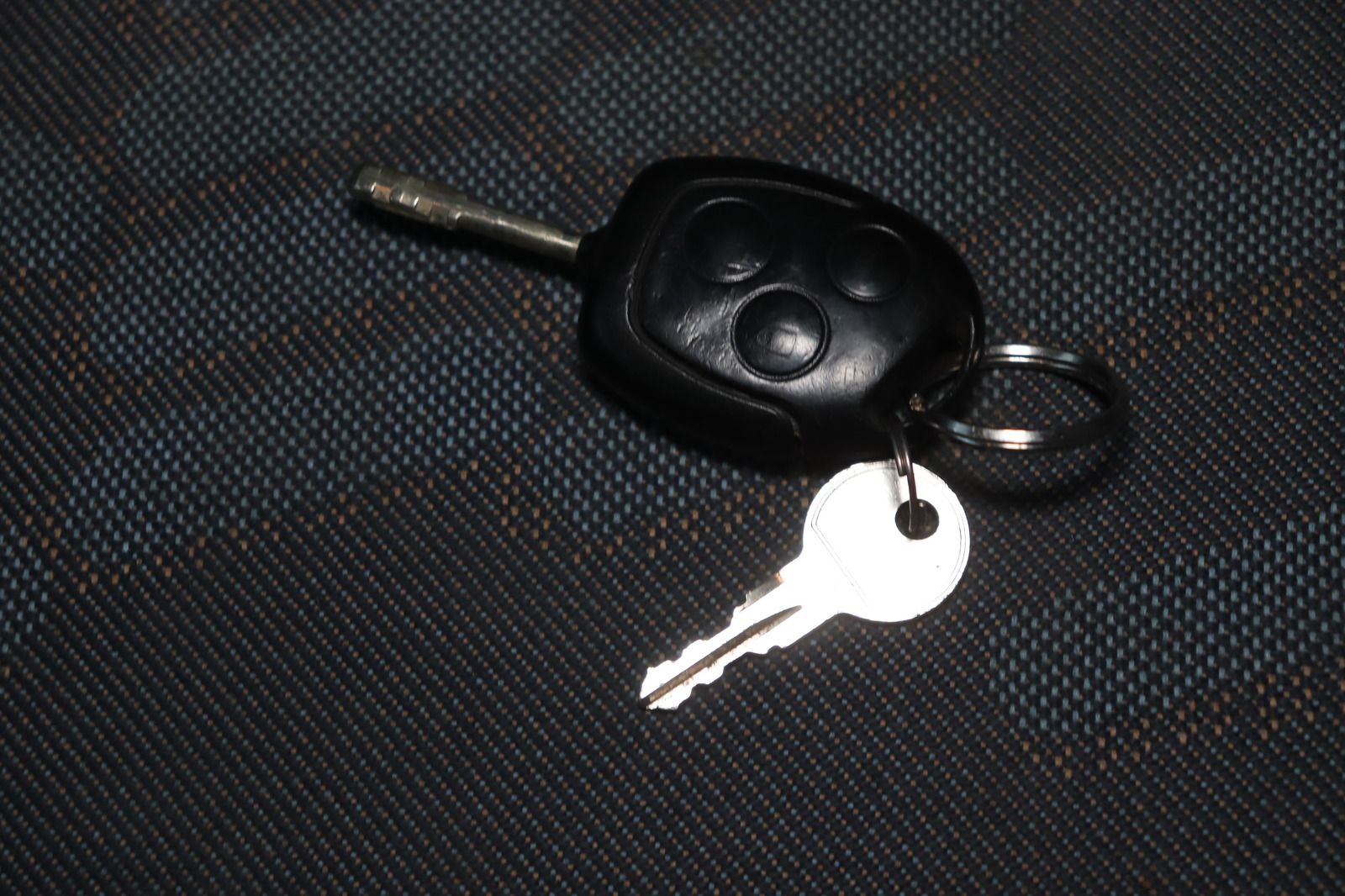 Fahrzeugabbildung Ford Transit Connect 1.8 DTCi T230 Kasten mit Klimaan