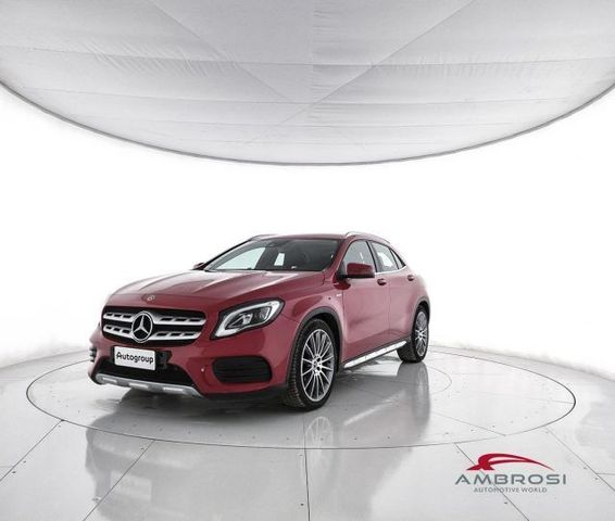 Mercedes-Benz MERCEDES-BENZ GLA 200 Automatic Premium