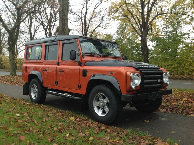 Land Rover Defender Fire and Ice Edition 7-Sitzer Alcantara