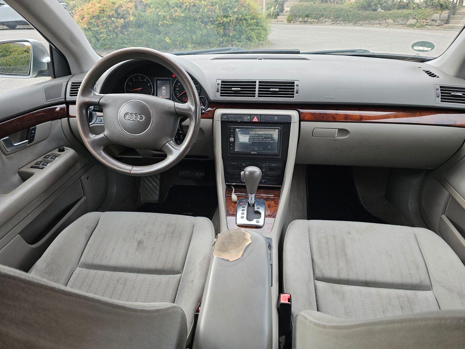 Audi A4 2004 — photo 5