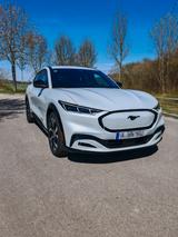 Ford Mustang Mach-E 75 kWh AWD  - Ford Mustang Mach-E von privat