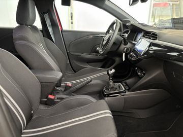 Fotografie 6 des Opel Corsa 1.2 Direct Injection Turbo GS