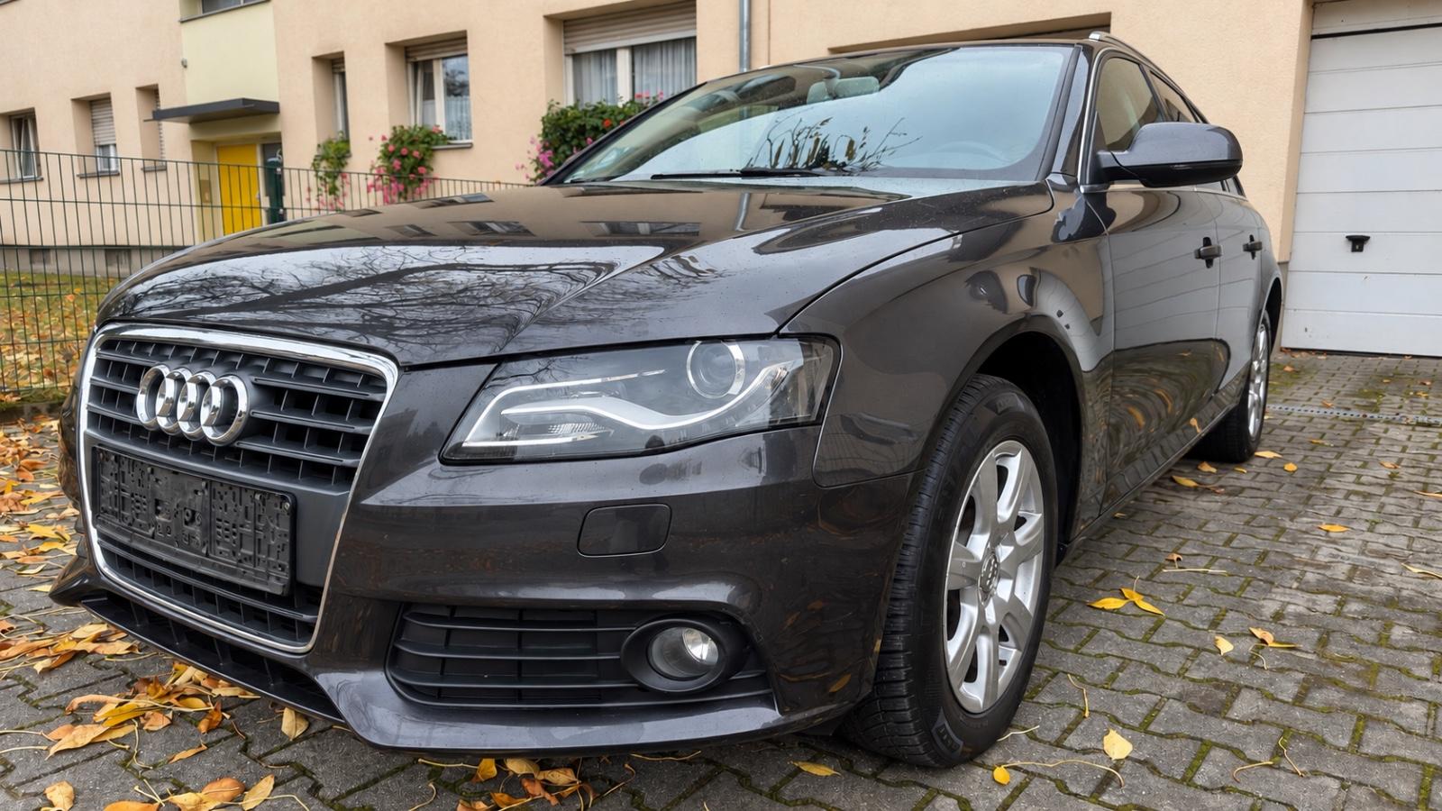 Audi A4 2009 — photo 36