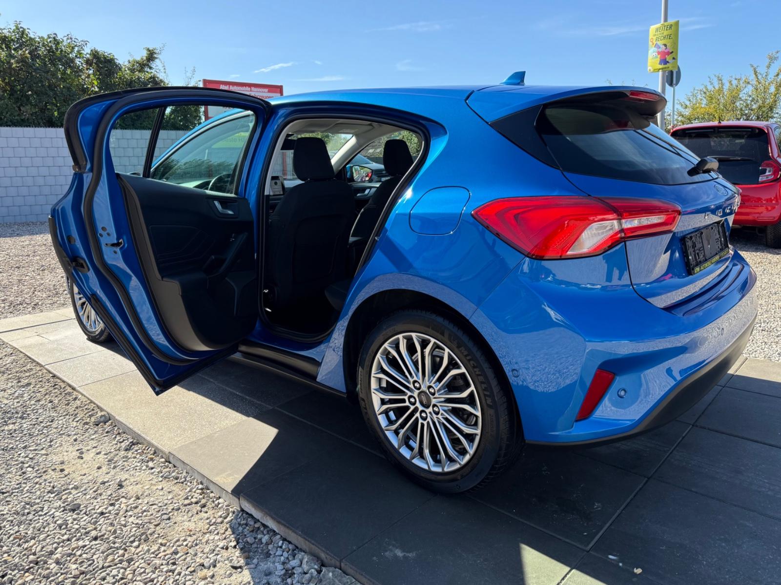 Ford Focus Titanium Sportsitze Sport Lenkrad