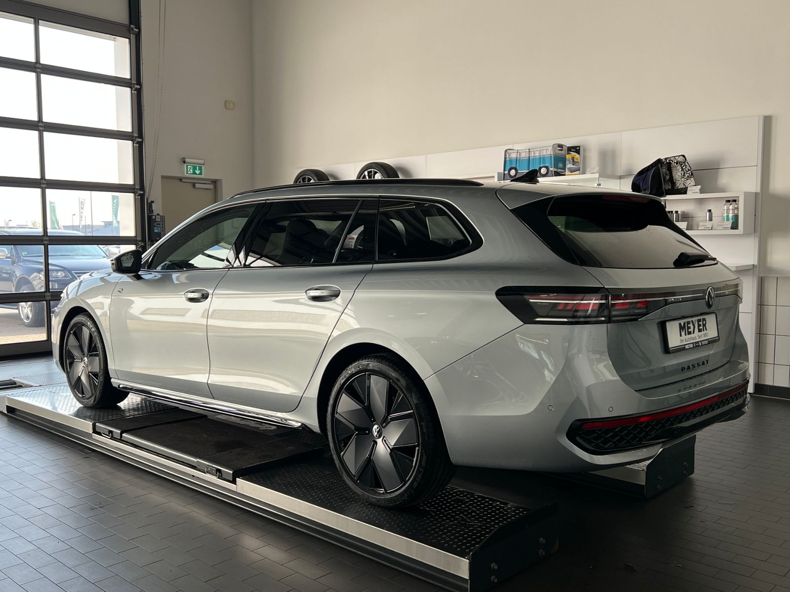 Fahrzeugabbildung Volkswagen Passat R-Line 2.0 TDI DSG 4MOTION *Black Style,P