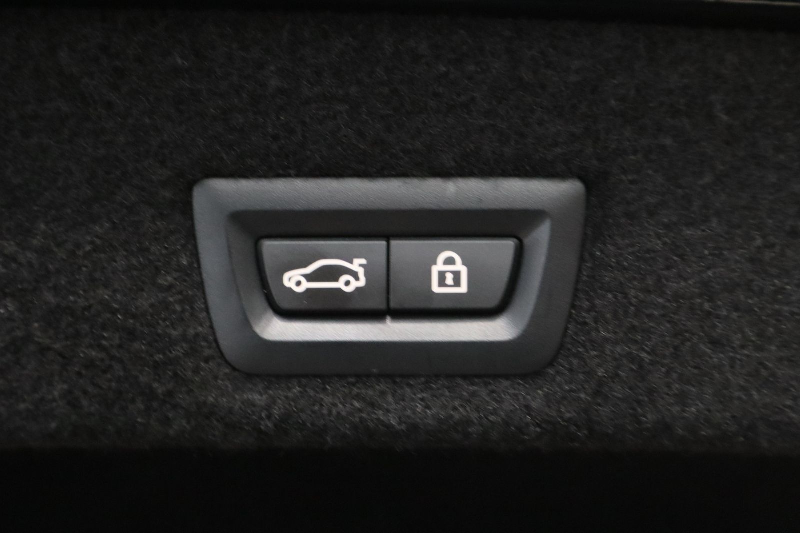 Fahrzeugabbildung BMW 730d xDrive M-Sport NAV+LASER+GLASDACH+HEAD-UP