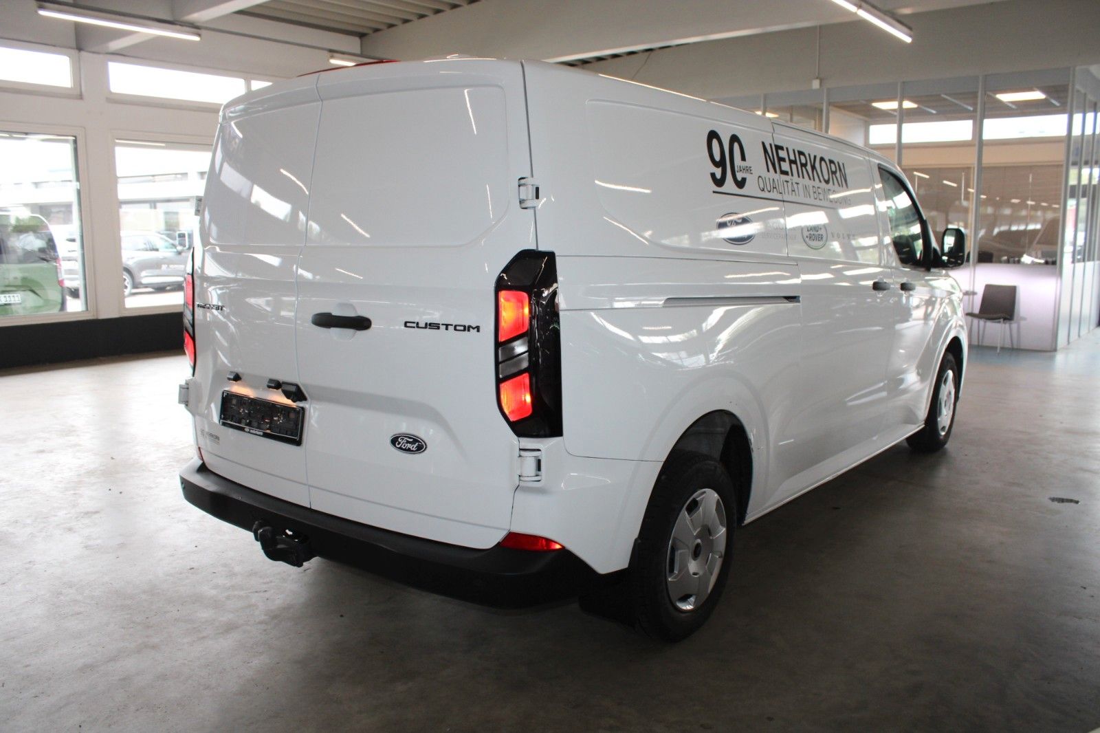 Fahrzeugabbildung Ford Transit Custom L2 TREND AHK LED TechnologiePak2