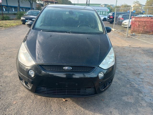 Ford S-Max Titanium