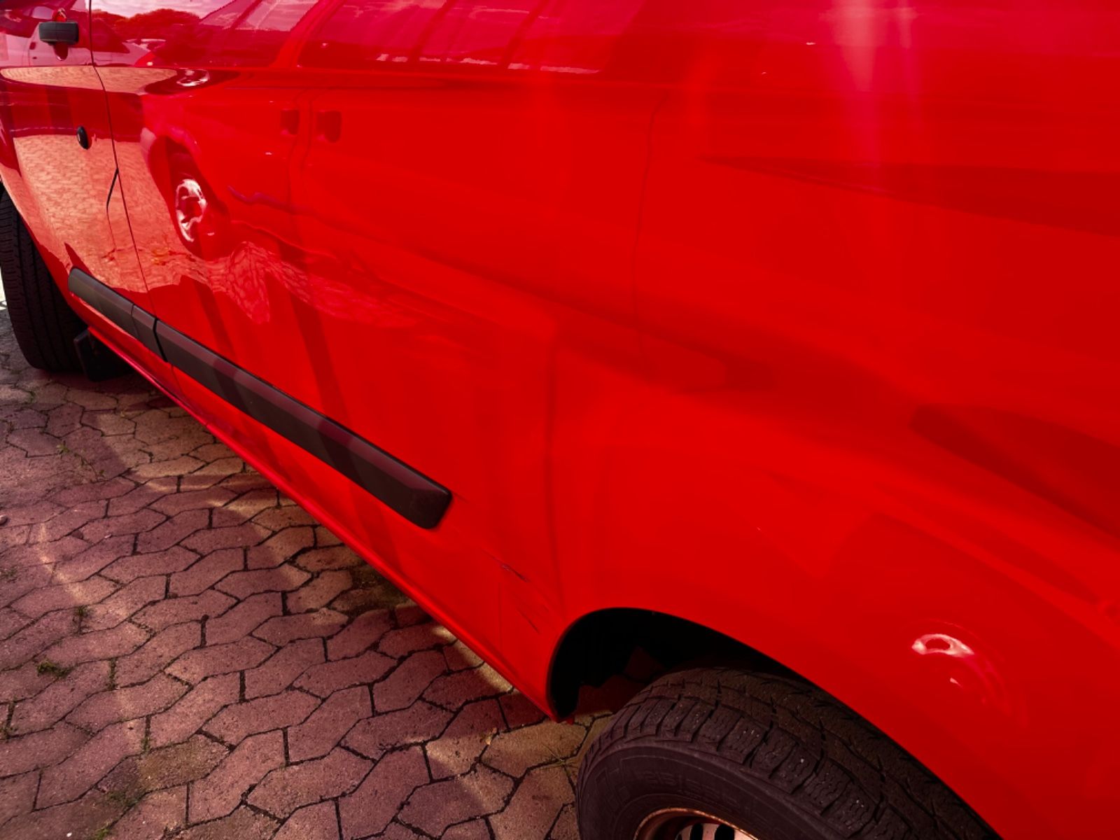 Fahrzeugabbildung Ford Transit Custom Kombi 9 Sitzer 1626 Motorschaden