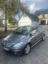 Mercedes-Benz B 200 - aus Familienbesitz / sehr wenig gelaufen - : Van, Familien