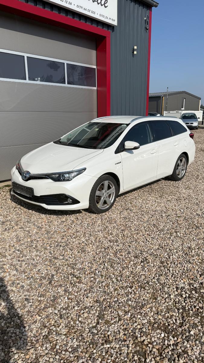 Toyota Auris Touring Sports Hybrid  Edition Facelift