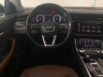 Audi Q8 - 8