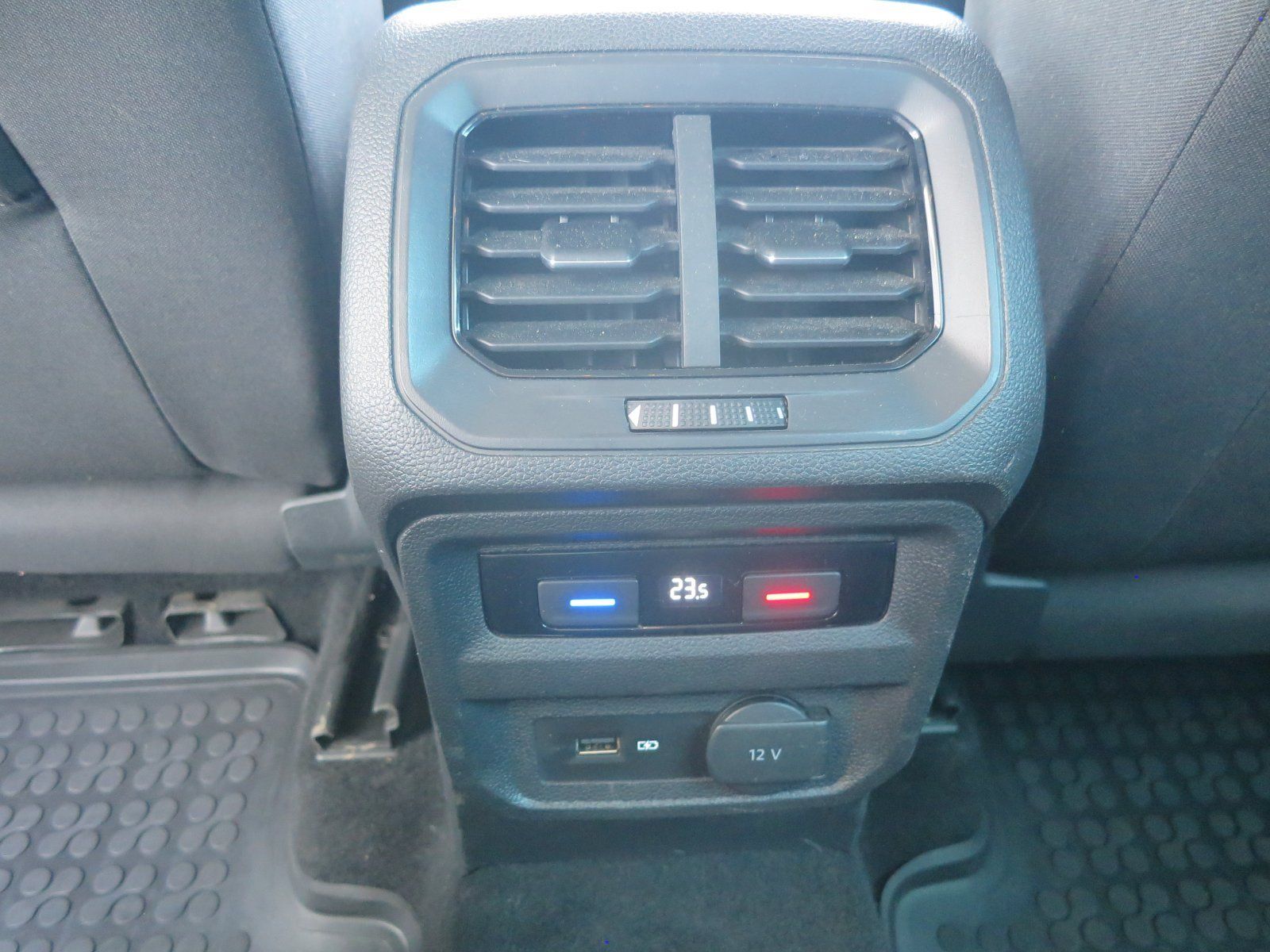 Volkswagen Tiguan  1.5 TSI LED Navi ACC  Comfortline OPF (E foto 10