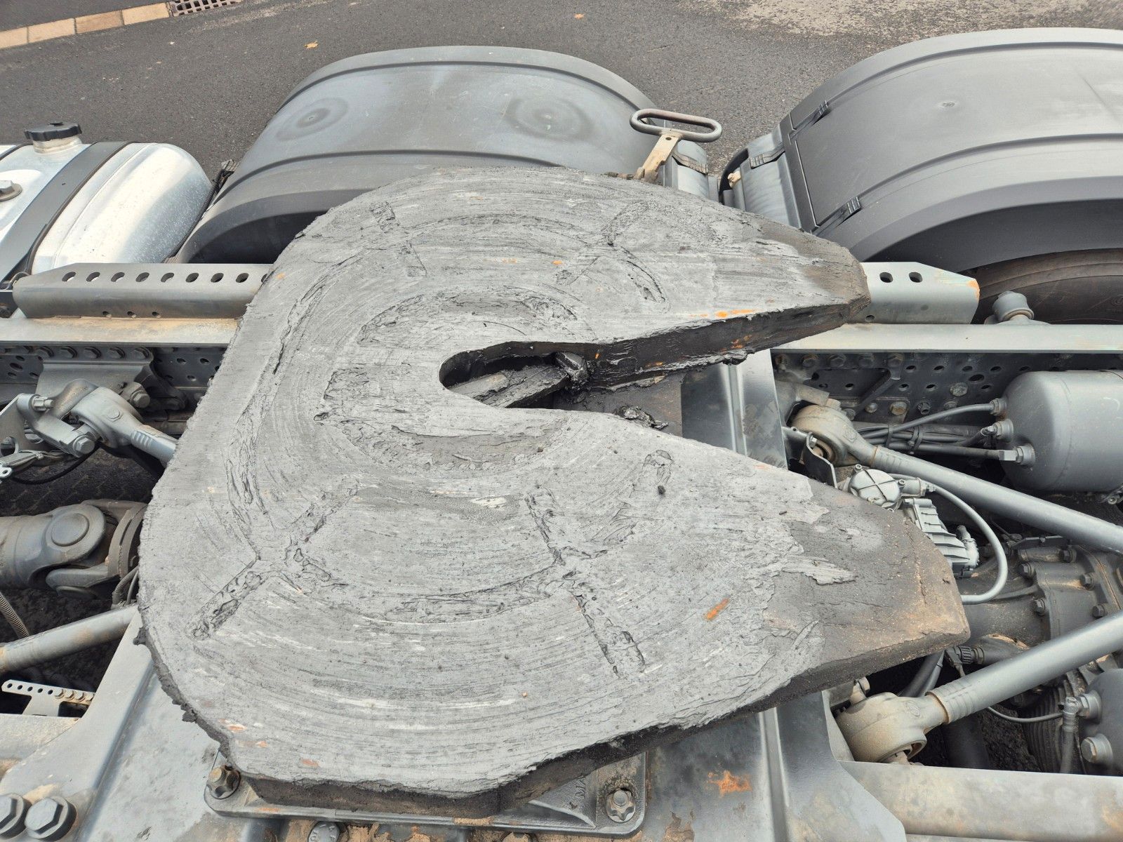 Fahrzeugabbildung Mercedes-Benz Actros 2653 LS 6x4 Retarder 120.000kg