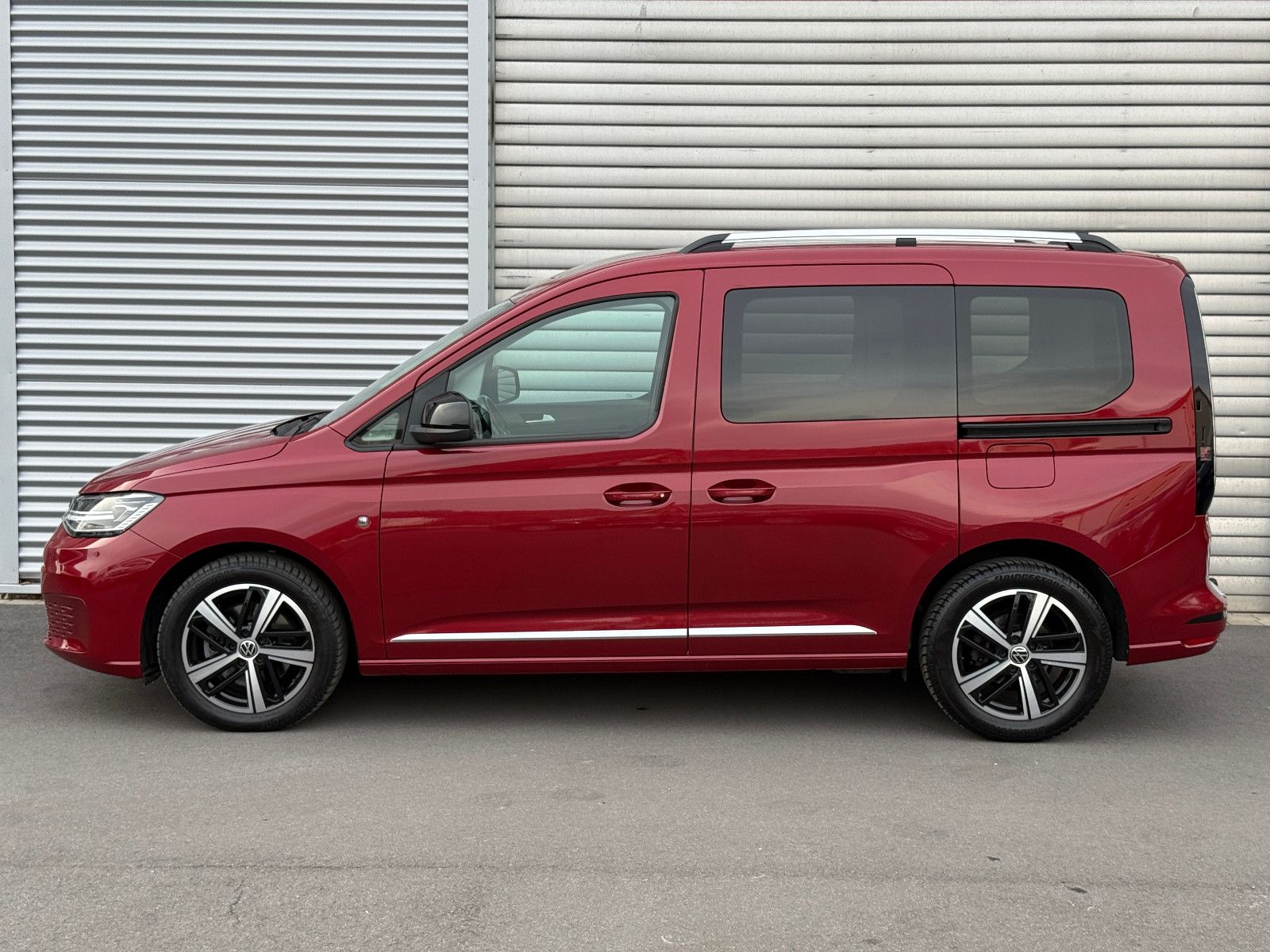Fahrzeugabbildung Volkswagen Caddy Style TDI DSG ACC AHK Navi LED Pano Sthz