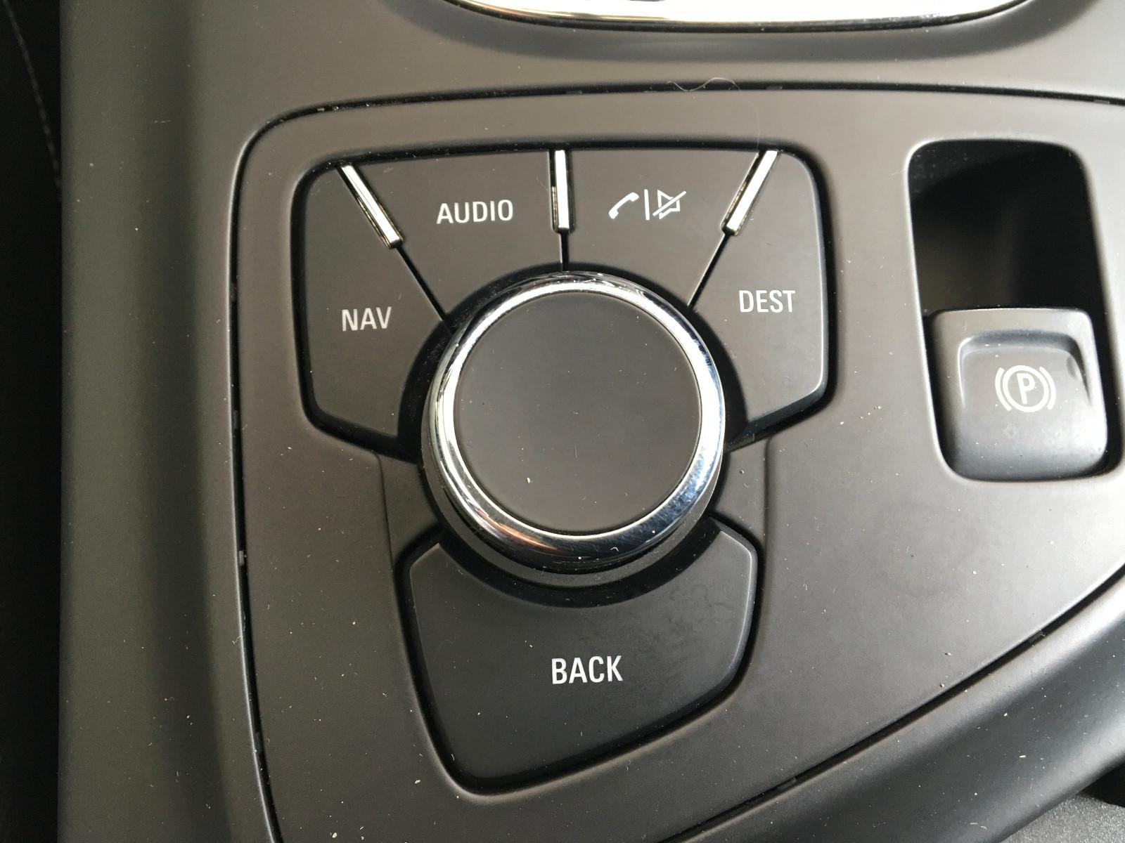 Opel Insignia 2012 — photo 20