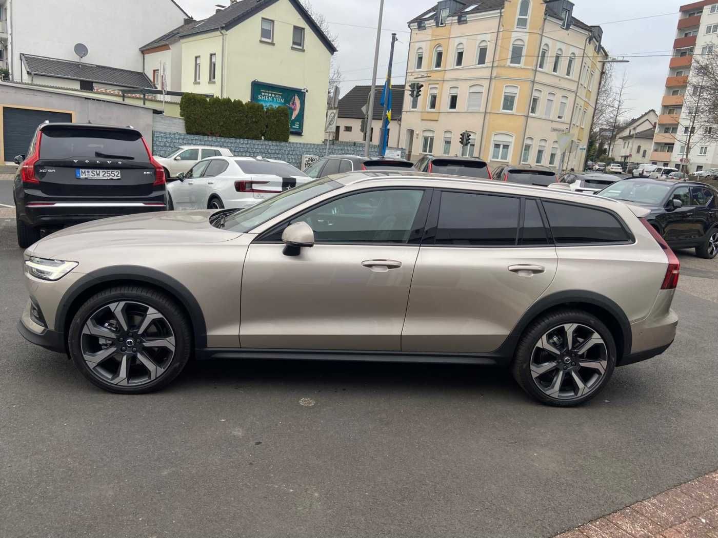 Volvo V60 CC B4 AWD Ultimate,Pano360°20''STH,HUD,SpSit foto 4