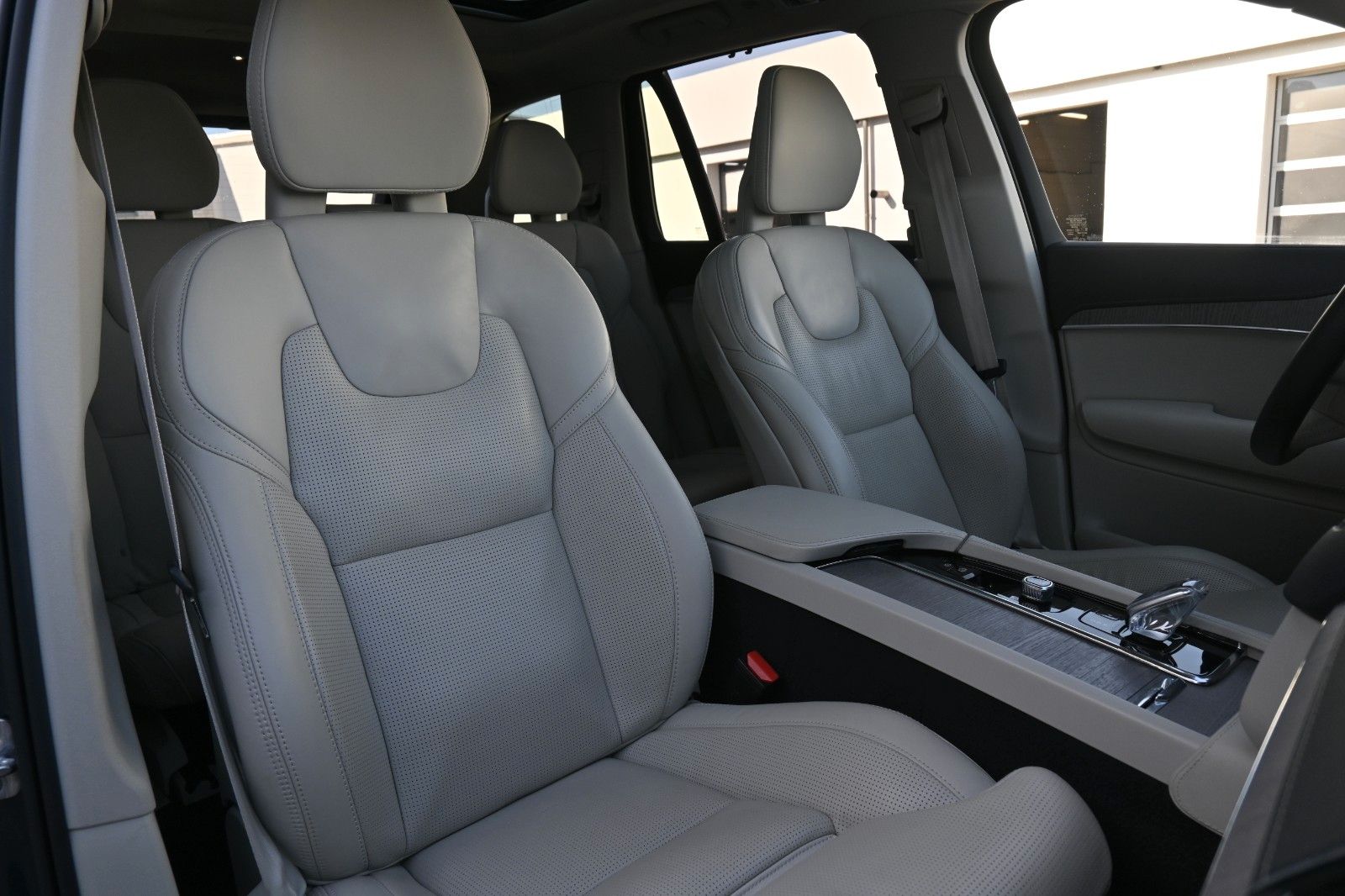 Fahrzeugabbildung Volvo XC90 T8 AWD Recharge Inscription*PANO*STHZ*B&W