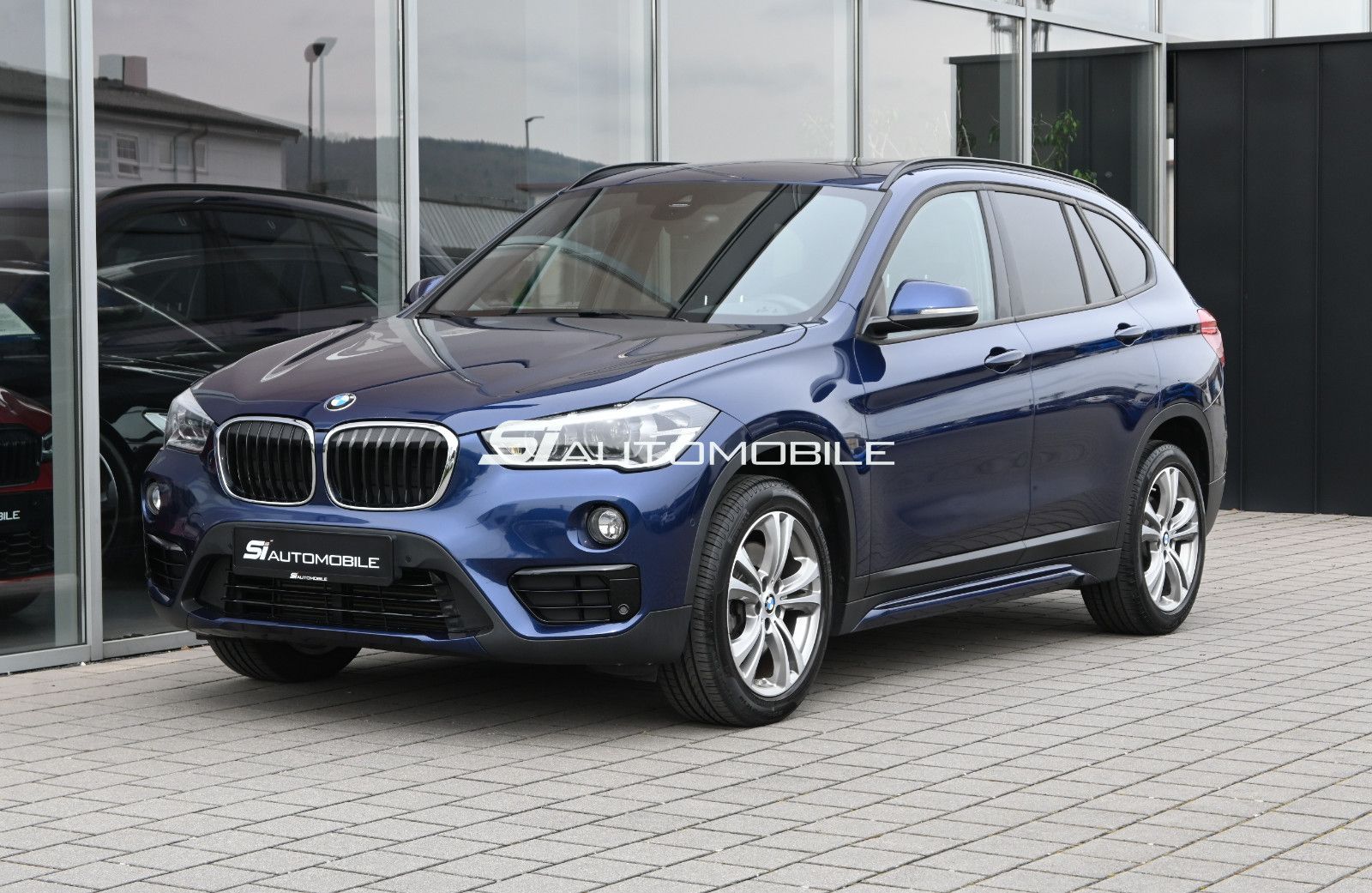Fahrzeugabbildung BMW X1 xDr20d SPORT °AHK°KAMERA°LEDER°MEMO°NAVI°PANO