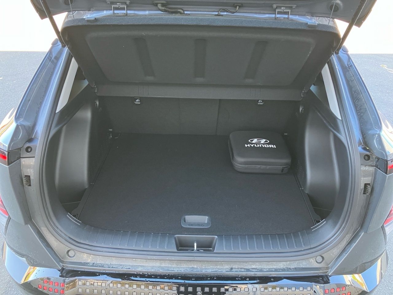 Fahrzeugabbildung Hyundai KONA ADVANTAGE ACC AUT Akustikglas Fernlichtass.