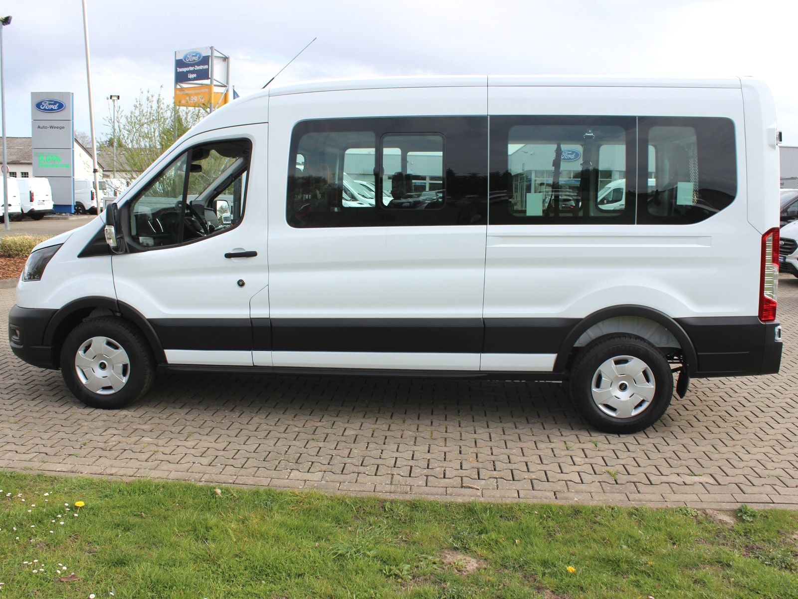 Fahrzeugabbildung Ford Transit 350 L3 Trend Rollstuhlumbau