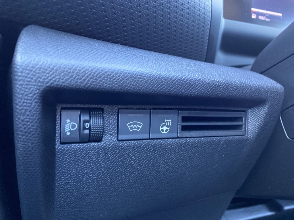 Fahrzeugabbildung Citroën C4 Hybrid 145 Automatik Max *Alcantara*Winterpak