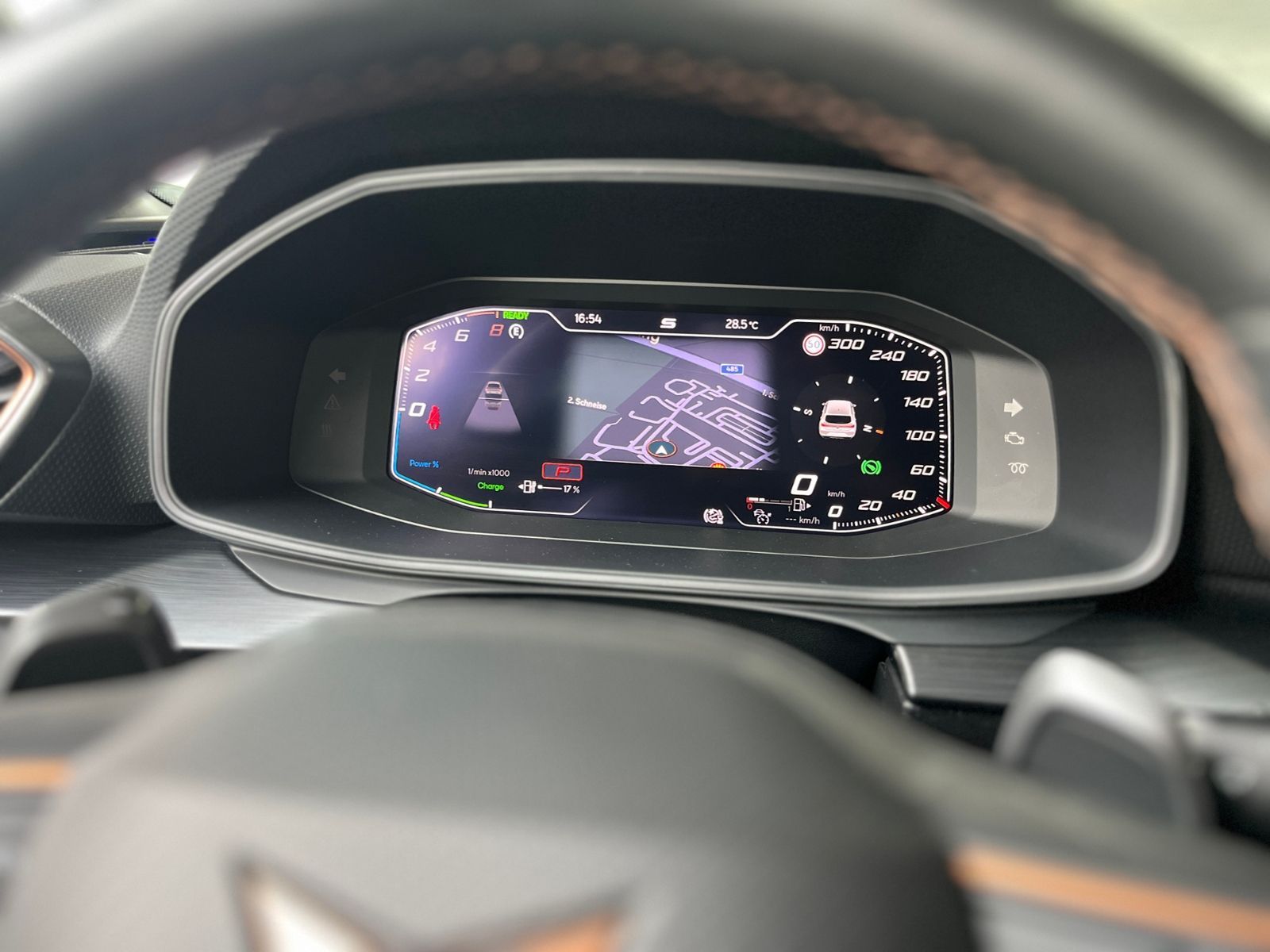 Fahrzeugabbildung CUPRA Leon VZ e-Hybrid LED ACC NAV RFK SHZ 19"