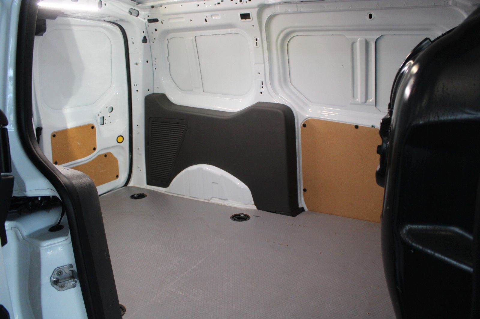 Fahrzeugabbildung Ford Transit Connect TREND L2 Lang KLIMA CAM STDHZ 3S