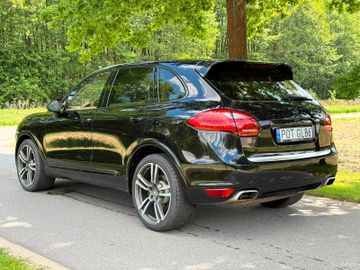 Porsche Cayenne - 6