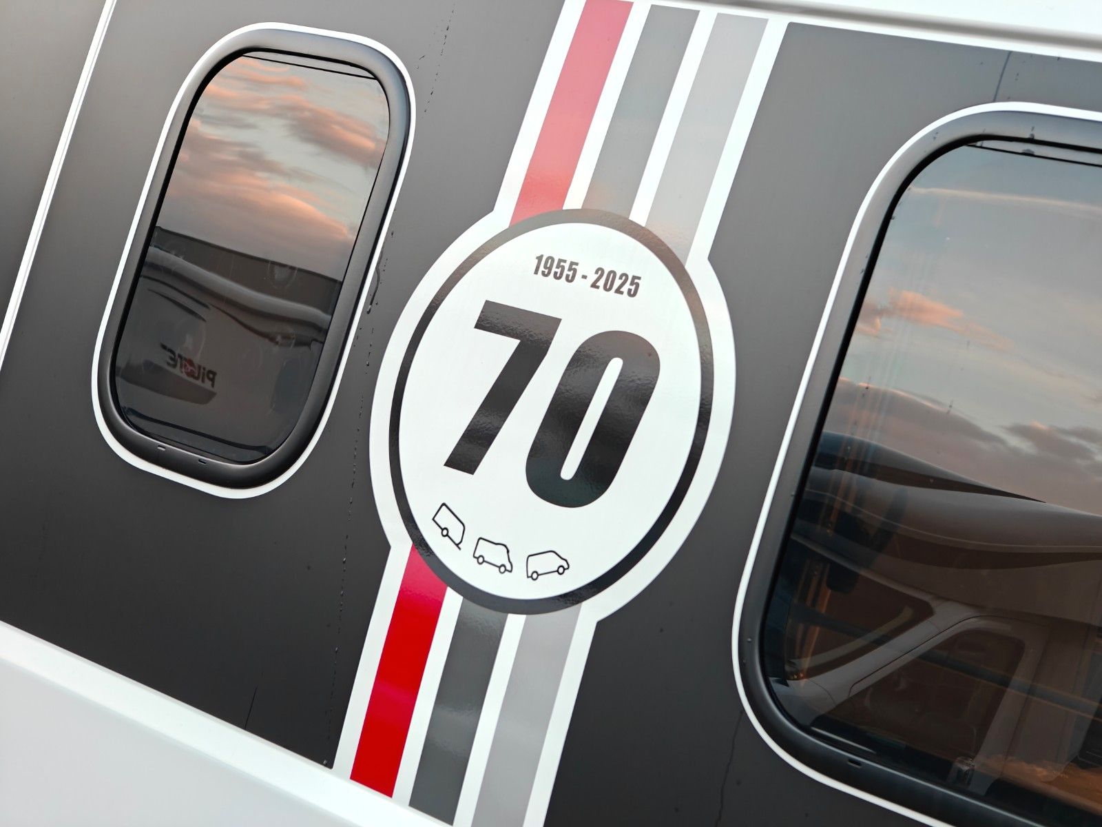 Fahrzeugabbildung LMC Innovan 600 - 603 70 Jahre Modell - SALE! -